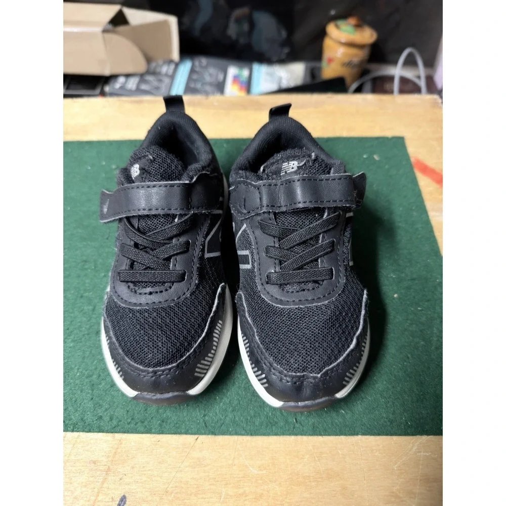 New Balance Kids‎ Black Hook Loop Sneakers Toddler Running Shoes Size 7.5
